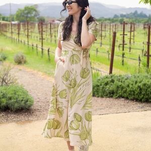 Happy Earth Isla Midi Dress in Les Fleurs NWT XS - Floral Dress Cream And Green
